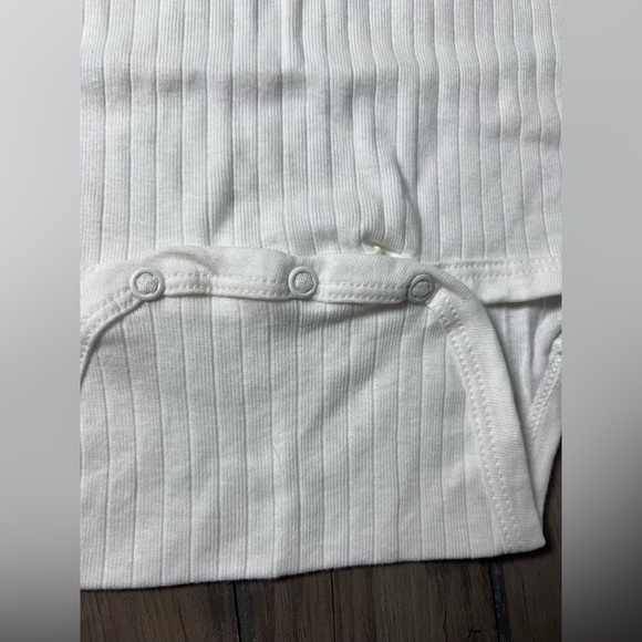 Baby Guess RARE NEW VINTAGE Layette XL 18-24 Girls with Pink Embroidered Logo - Picture 7 of 7